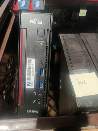 Fujitsu Esprimo Q558 minipc