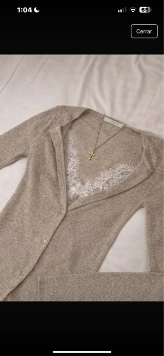 Cardigan Zara beige con encaje blanco