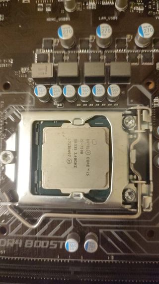 Torre Ordenador MSI Negra y Azul