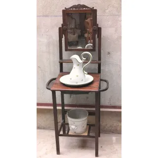 Palanganero antiguo con espejo