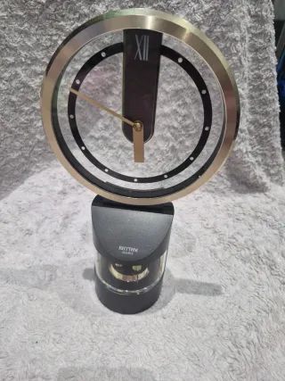 Reloj de sobremesa vintage Rhythm