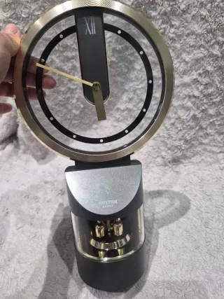 Reloj de sobremesa vintage Rhythm