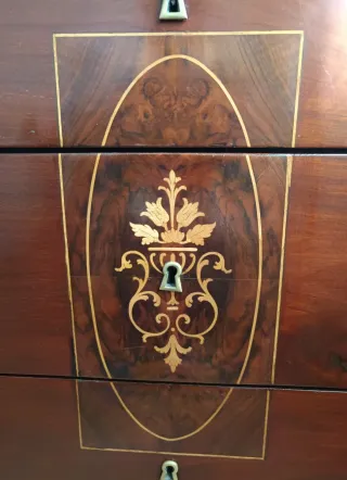 Cómoda antig. caoba S.XIX, dos cajones secretos