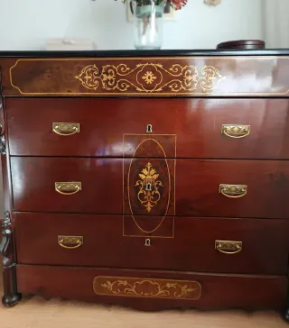 Cómoda antig. caoba S.XIX, dos cajones secretos