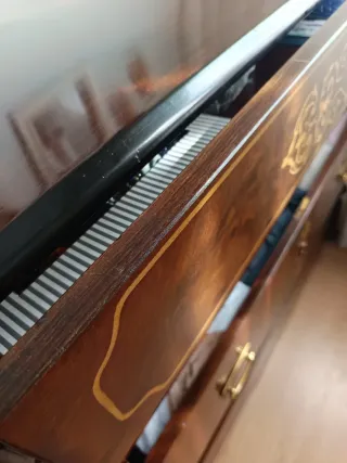 Cómoda antig. caoba S.XIX, dos cajones secretos