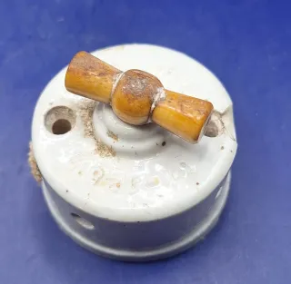 2 Interruptores Antiguos de Porcelana