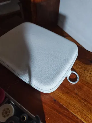 Set de costura con hilos y accesorios