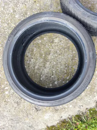 Neumáticos de nieve 245/35/19 Hankook I cept evo2.