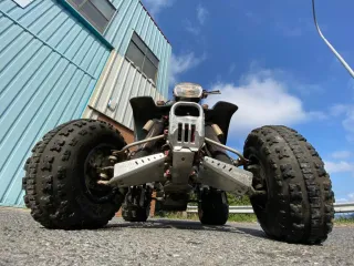 Suzuki LTZ 400 Black Edition