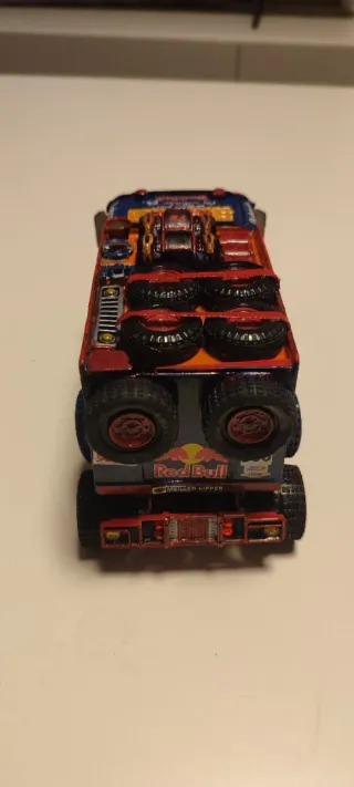 Camión Slot Raid 1:32 Bahrain Red Bull