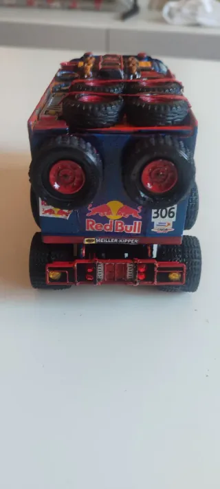 Scalextric Camión Slot Raid 1:32 Bahrain Red Bull