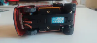 Scalextric Camión Slot Raid 1:32 Bahrain Red Bull