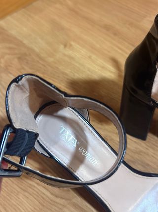 Sandalias de tacón negras elegantes