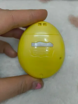 Bandai Tamagotchi ID Yellow