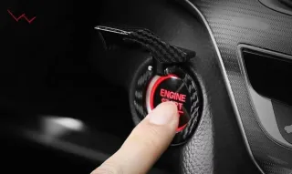 Tapa decoración botón encendido coche.