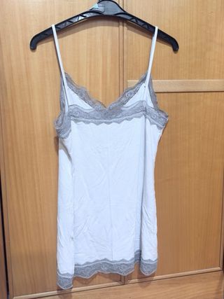 2 Tops Blancos con Encaje
