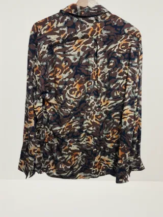 Camisa Oversized Estampado Animal Tons Terrosos
