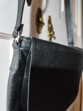 Bolso de piel negro