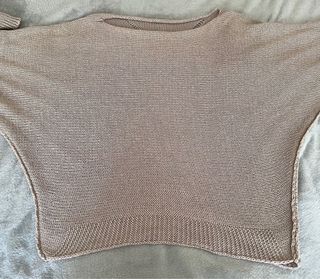 Jersey asimétrico de lana beige