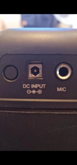 Altavoz potente negro marca NGS