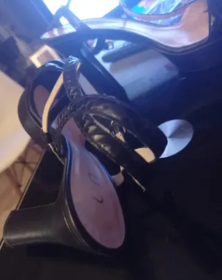 Zapatos de tacón negros para mujer