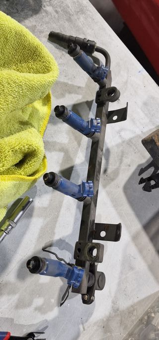 4 Inyectores Mazda MX-5 NB2 1.6 + Fuel Rail
