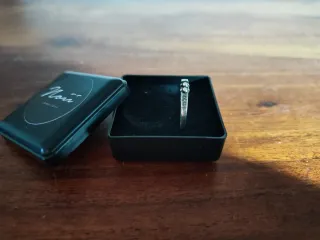 Anillo de plata con detalles