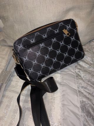 Bolso bandolera negro con logo M