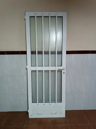 Puerta aluminio blanca 75x205cm