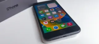 iPhone 8 Plus 64GB + Caja y Accesorios NUEVOS