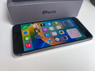 iPhone 8 Plus 64GB + Caja y Accesorios NUEVOS
