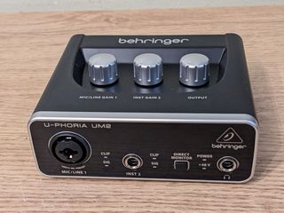 Interfaz Audio Behringer U-Phoria UM2