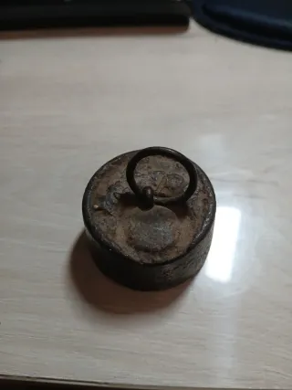 Pesa antigua de balanza