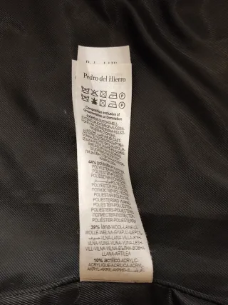 Abrigo Pedro del Hierro negro con capucha