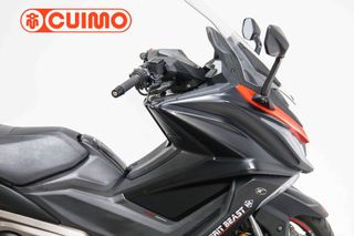 KYMCO AK 550