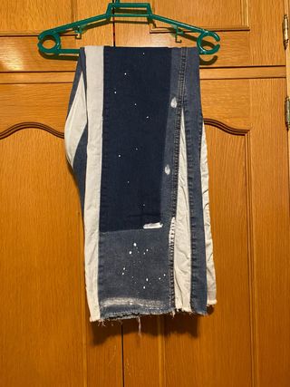 Pantalones vaqueros patchwork rotos
