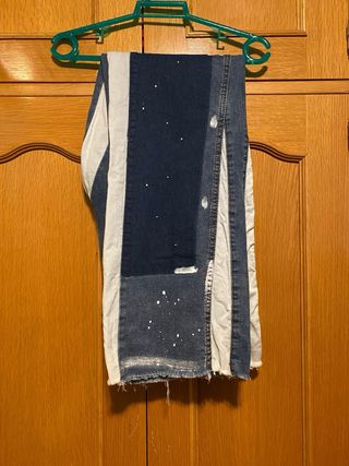 Pantalones vaqueros patchwork rotos