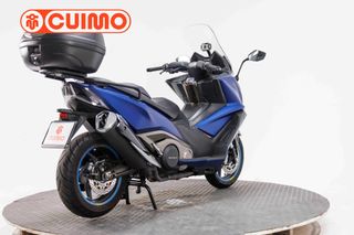 KYMCO AK 550