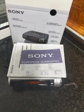 Radio Despertador Sony ICF-C282 Plata