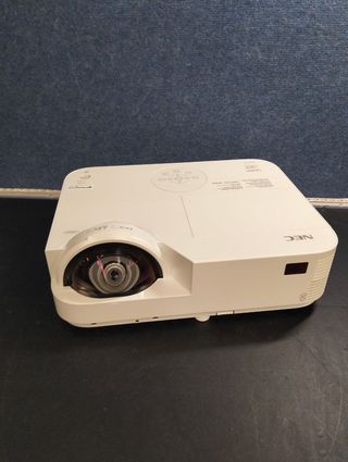 Proyector NEC NP-M333XSG DLP XGA 3300 Lúmenes