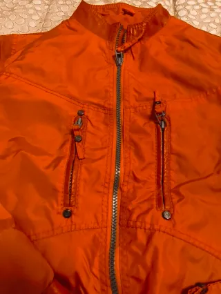 Giubbino arancione stile biker