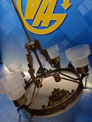 Preciosa LÁMPARA ART-DECÓ EN BRONCE Y CRISTAL 60 cm. diametro x 105 cm. de altura