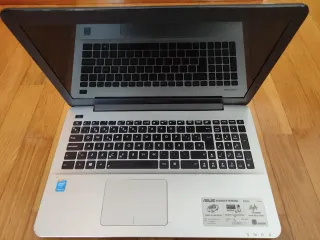 Tampa Dobradiças ASUS