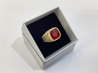 sello oro 18k con piedra con circonita