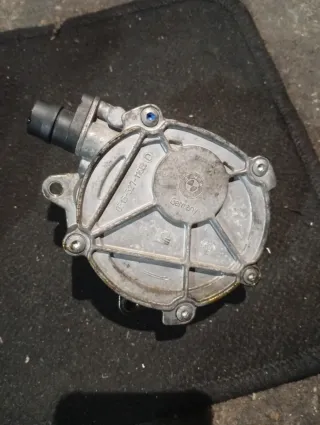 Bomba de Vácuo BMW 320i 2011 Motor