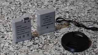 Cámara Nikon D3400 Reflex Digital y Objetico de 20