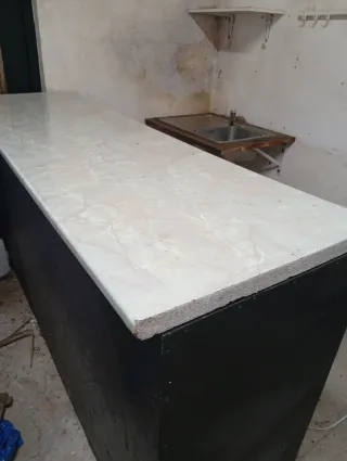 Mostrador con encimera de mármol