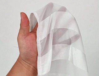 Blusa blanca cuello encaje manga larga