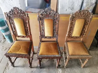 Sillas Antiguas de Madera y Tela.