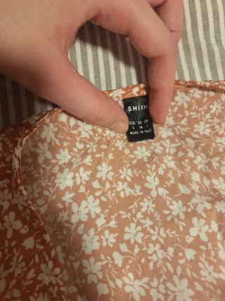 Lote Ropa Talla S: Vestido y Tops